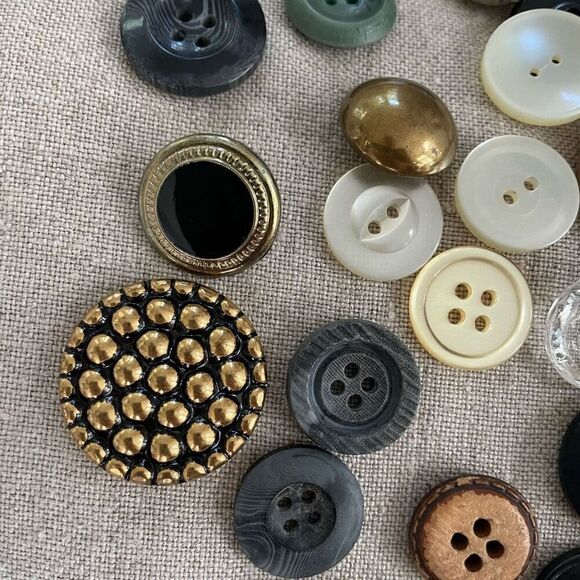 Vintage 164 Lot of Spare Buttons Metal Pastel Rhinestone Crest Assortment - Picture 8 of 13